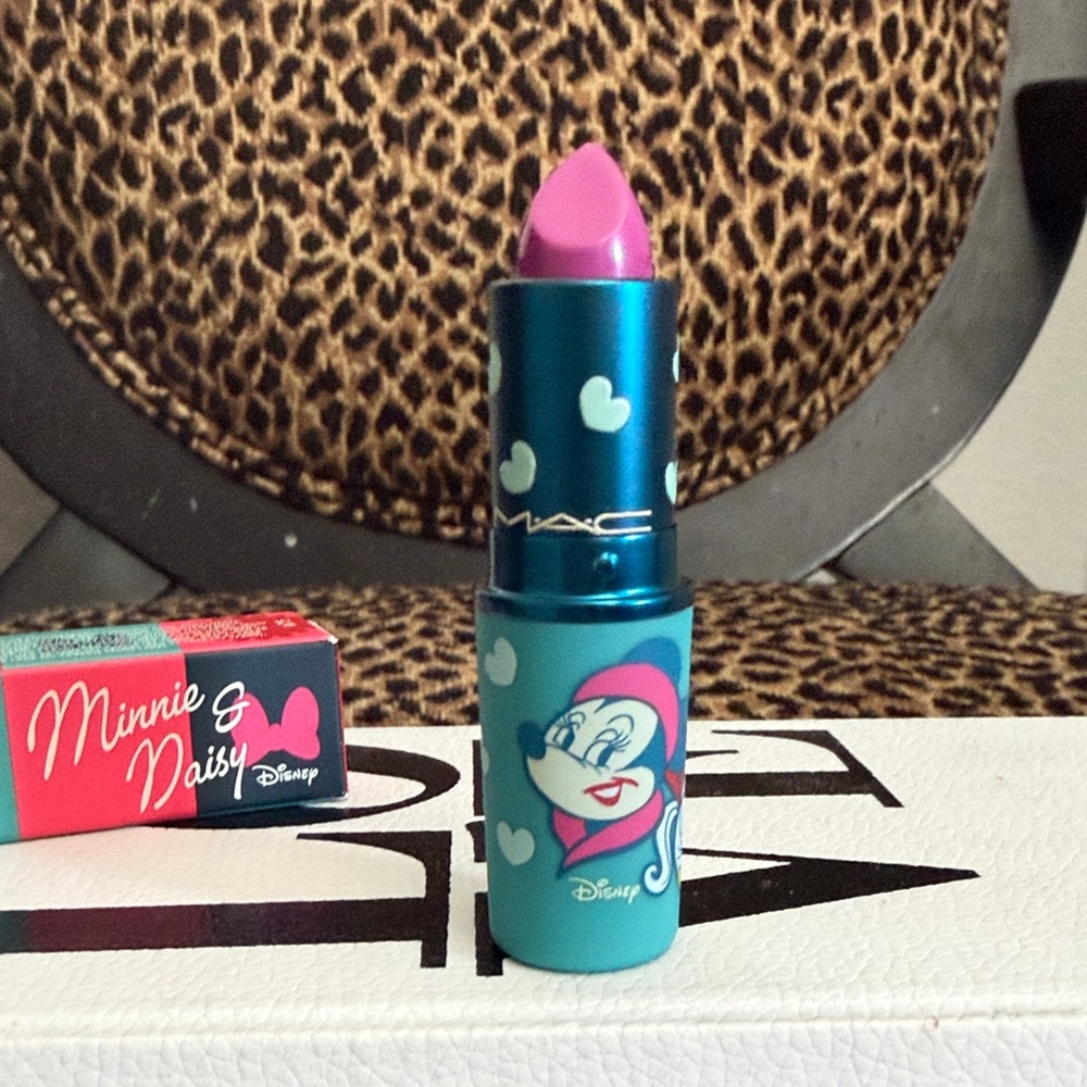 Disney MAC Minnie & Daisy Lipstick in Teal and White